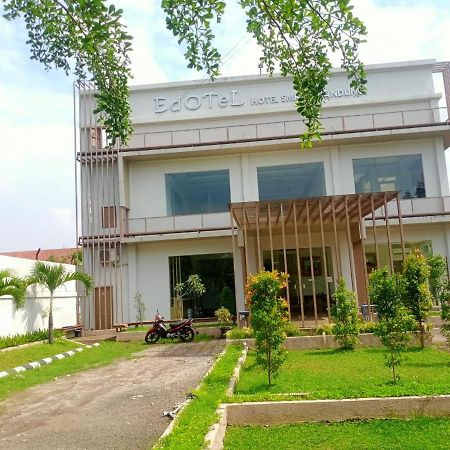 OYO 90102 Edotel Hotel By Dbest Hospitality Bandung Buitenkant foto