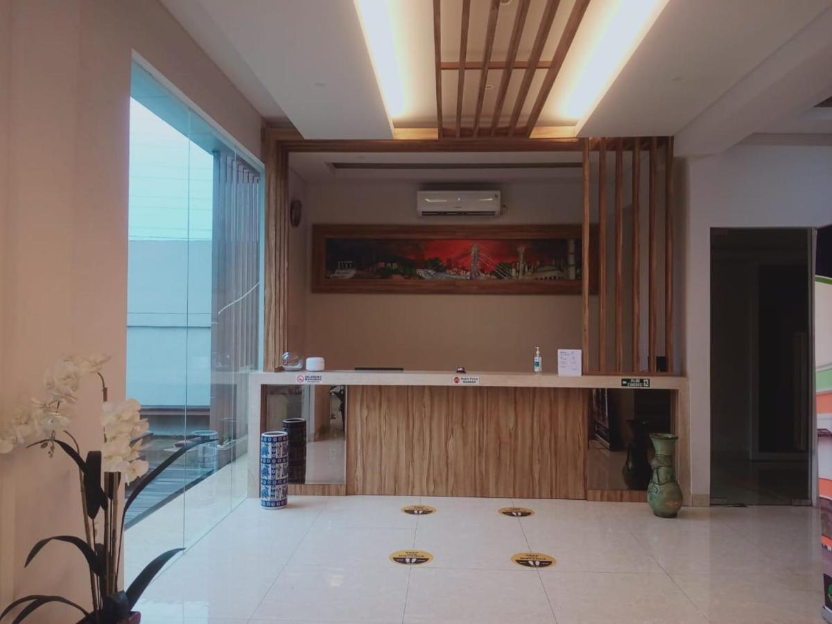 OYO 90102 Edotel Hotel By Dbest Hospitality Bandung Buitenkant foto