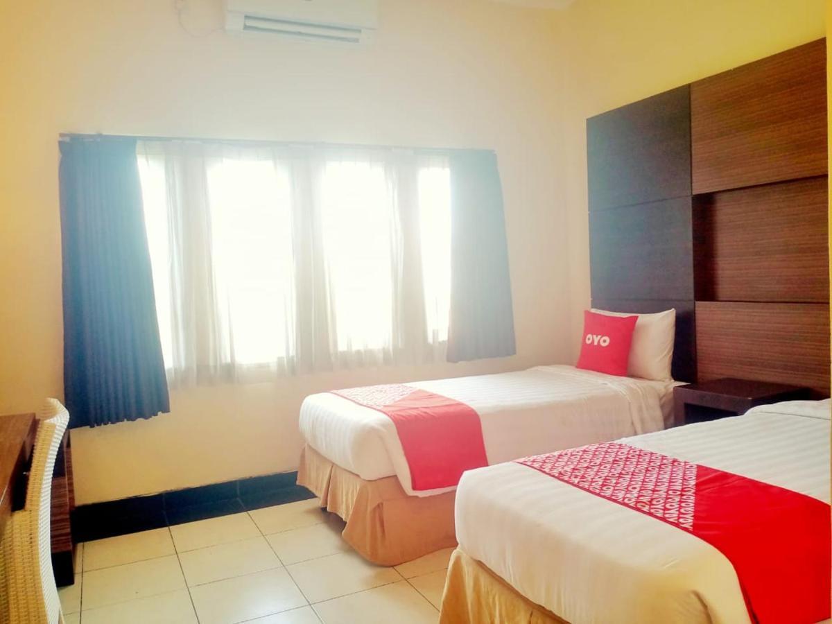 OYO 90102 Edotel Hotel By Dbest Hospitality Bandung Buitenkant foto
