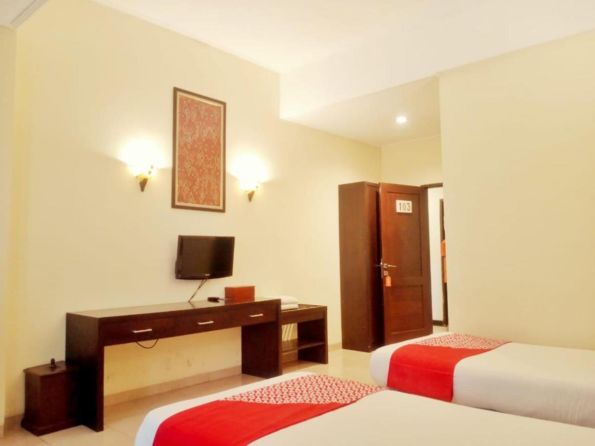 OYO 90102 Edotel Hotel By Dbest Hospitality Bandung Buitenkant foto