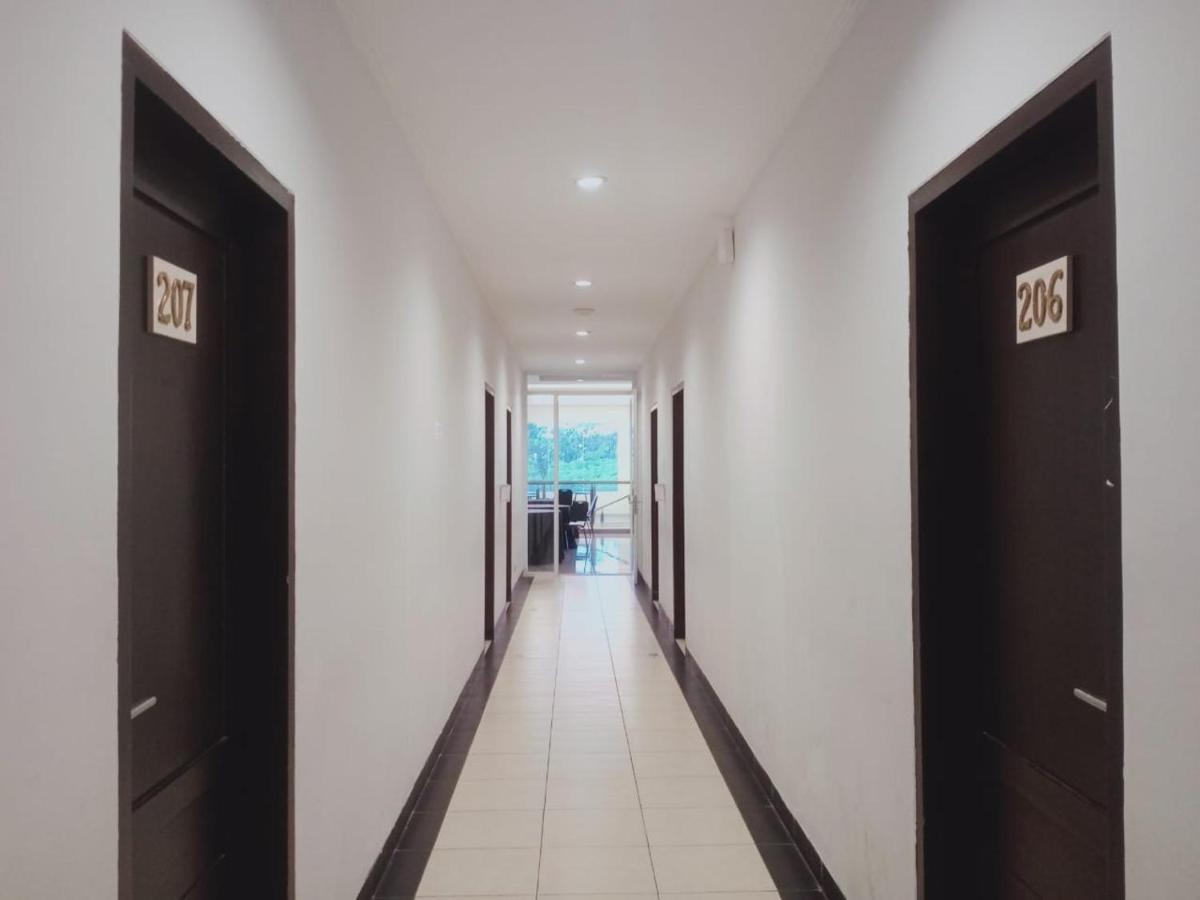 OYO 90102 Edotel Hotel By Dbest Hospitality Bandung Buitenkant foto