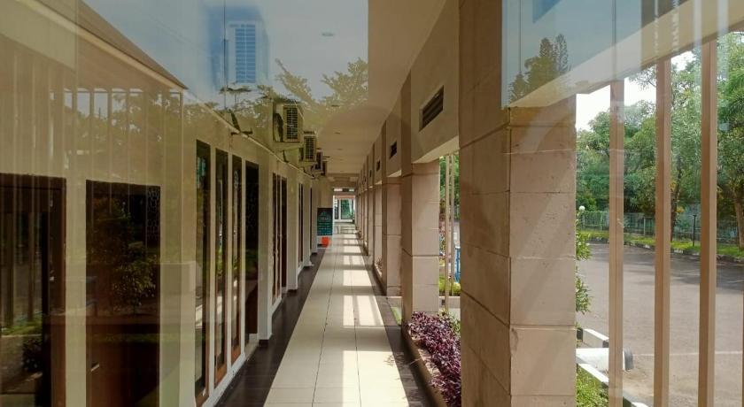 OYO 90102 Edotel Hotel By Dbest Hospitality Bandung Buitenkant foto