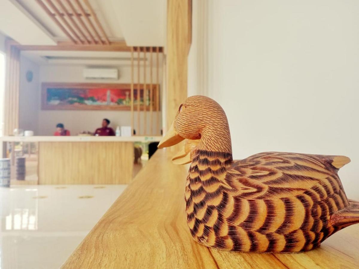 OYO 90102 Edotel Hotel By Dbest Hospitality Bandung Buitenkant foto