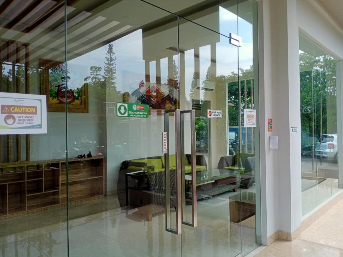 OYO 90102 Edotel Hotel By Dbest Hospitality Bandung Buitenkant foto