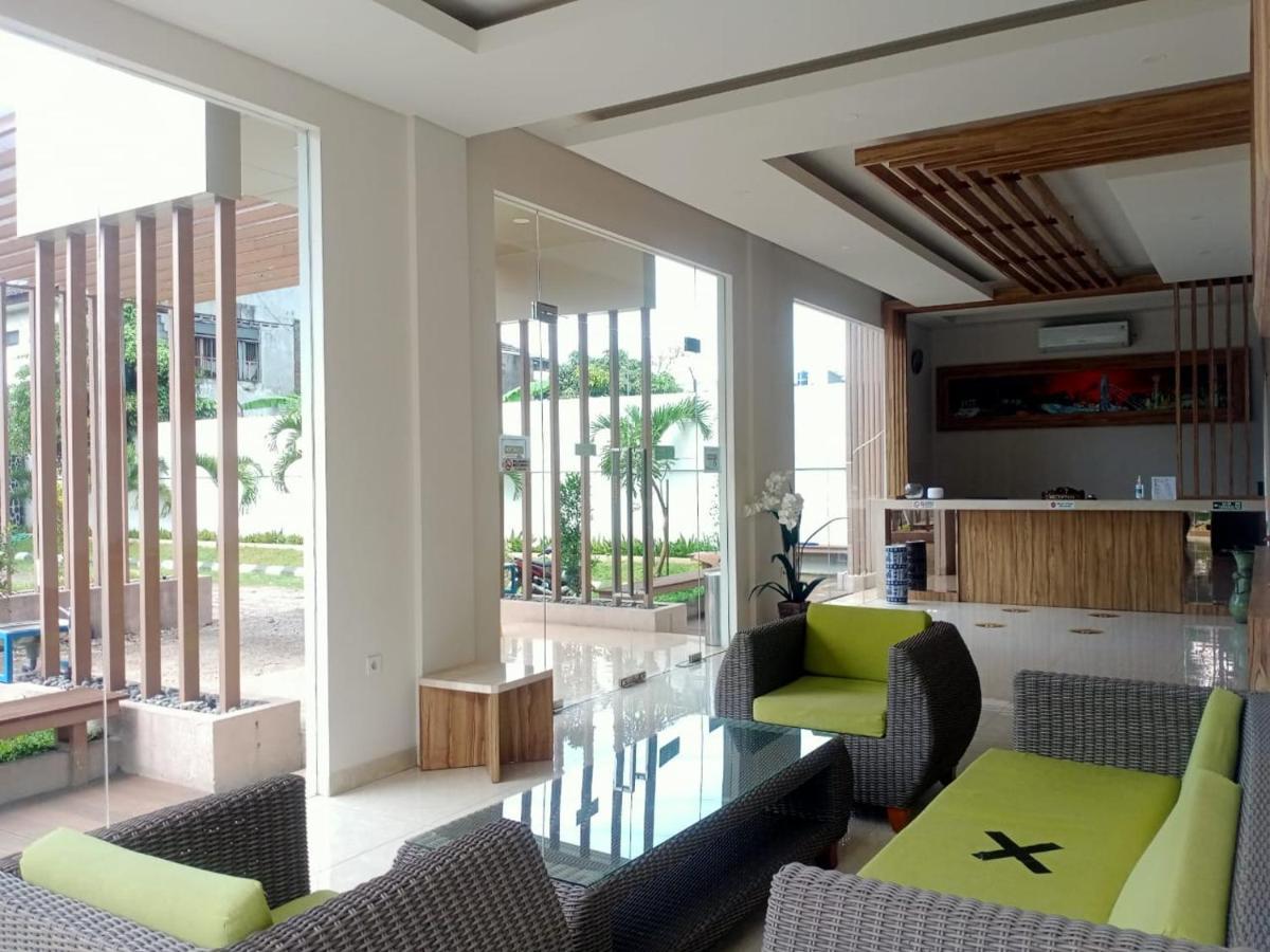 OYO 90102 Edotel Hotel By Dbest Hospitality Bandung Buitenkant foto