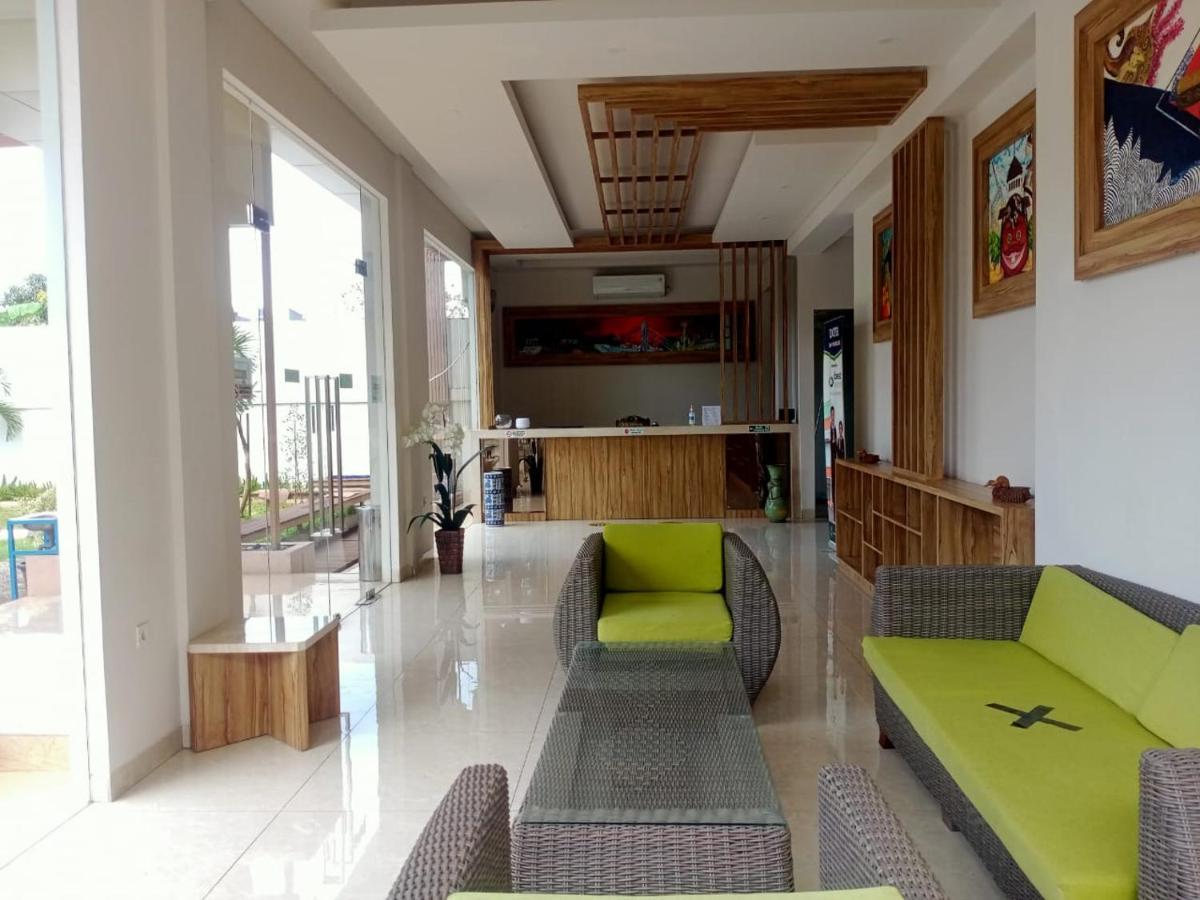 OYO 90102 Edotel Hotel By Dbest Hospitality Bandung Buitenkant foto