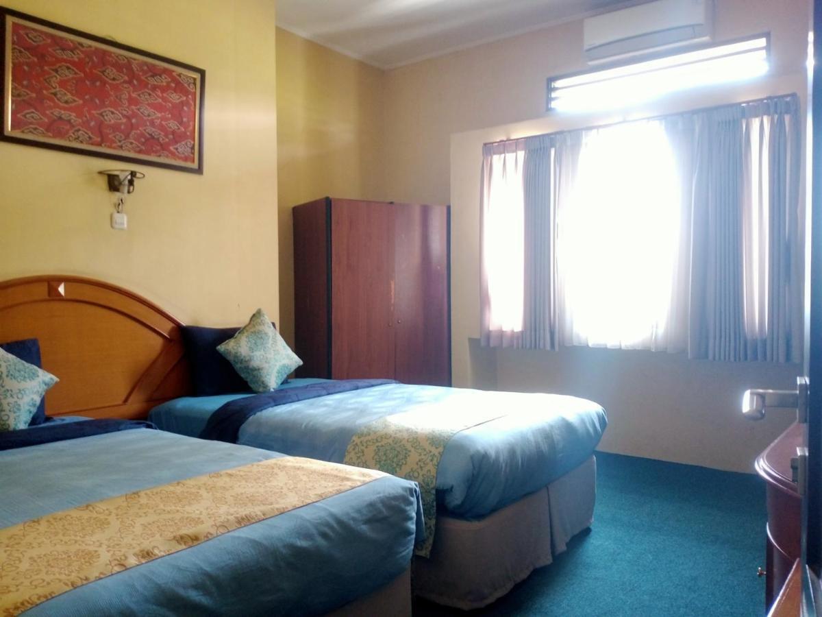 OYO 90102 Edotel Hotel By Dbest Hospitality Bandung Buitenkant foto